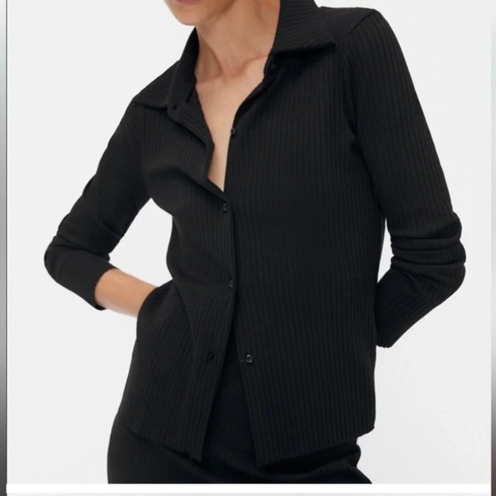 Vintage Y2K banana republic RIB-KNIT BUTTON-FRONT TOP Black XL